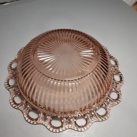 9 1/2" pink depression glass serving bowl - Picture 3 of 9